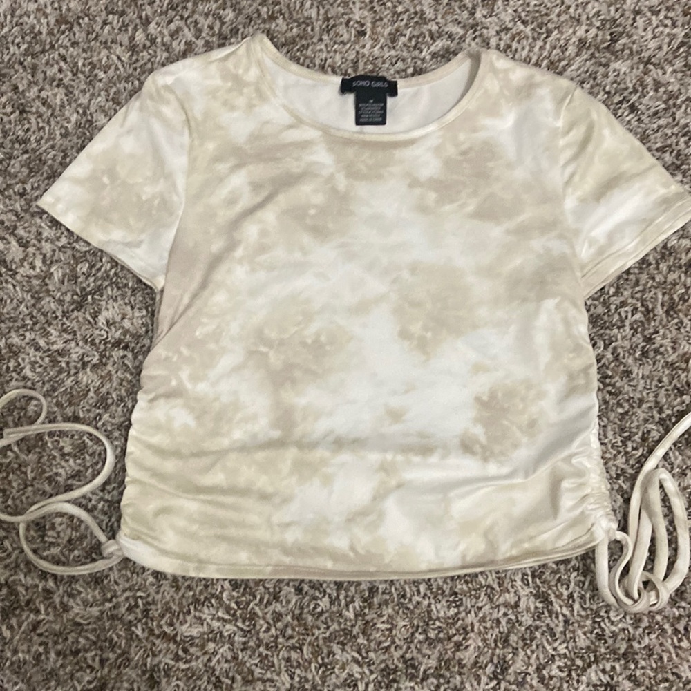 Marble type shirt with ties on the side